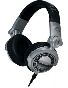 The Technics RP-DH1200 DJ headphones